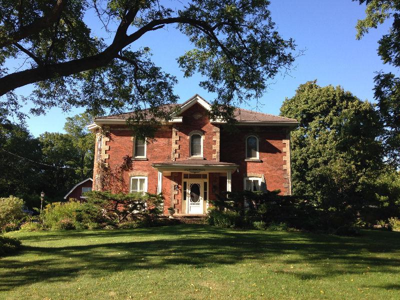Beautiful Farm house minutes from /Dundas/Ancaster