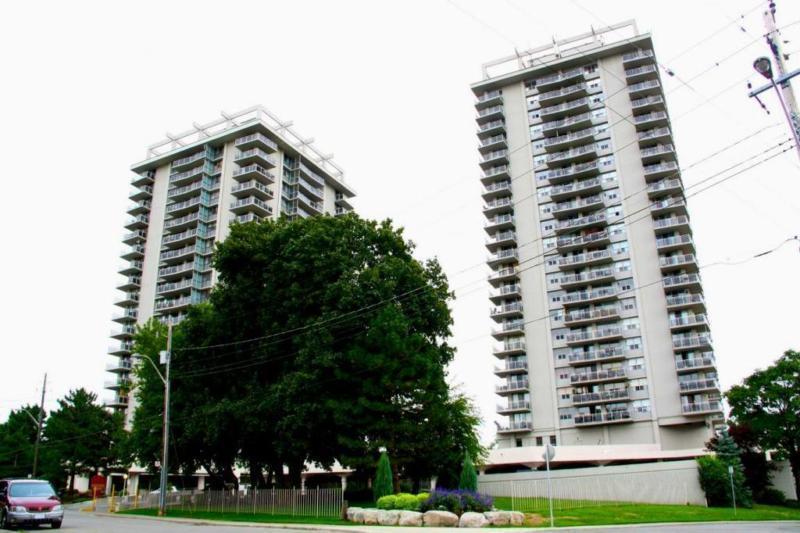 Marina Towers 600 John St - 1 bd