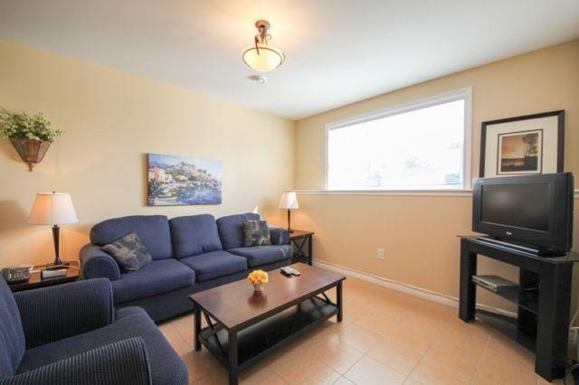 37 Somerset St - 1 & 2 Bdrm, 5 Appliances Included, Heat/HW Incl