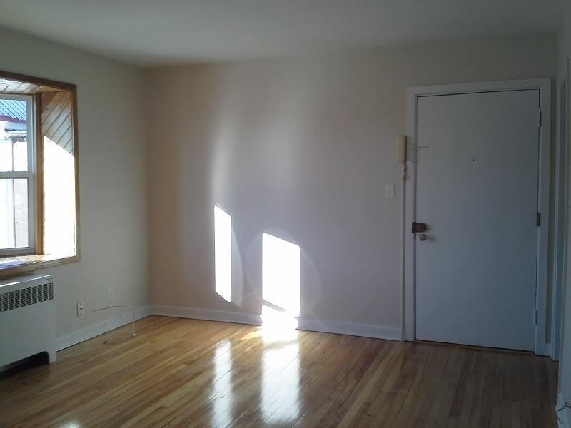 2 Bedroom, Reserve for May - $595 - Davenport Avenue