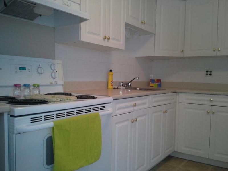 $775 - Two Bdrm, East, Utilities Incl., On Bus Rte - Move In $99