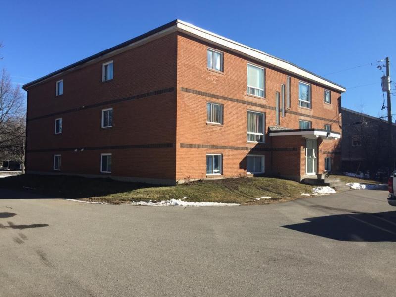 Bright and Spacious 2 Bedroom Apartment in Rothesay!!