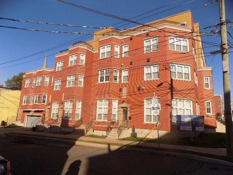 2 BEDROOM APARTMENT & TOWN HOUSE UPTOWN SJ