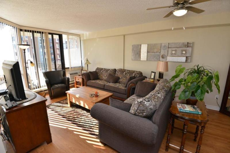 Bachelor Apartment for Rent Minutes to Downtown!