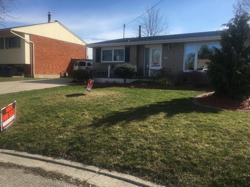 House For Sale in Wallaceburg