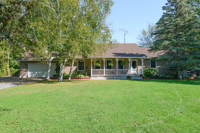 TUCKED AWAY BUNGALOW - 4951 Johnson Rd. Williamstown