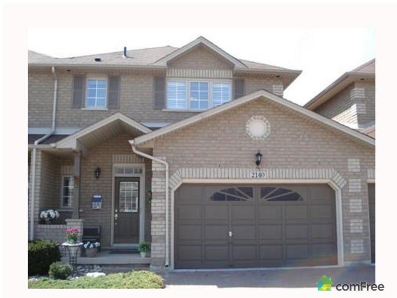 $619,999 - Townhouse for sale in Burlington