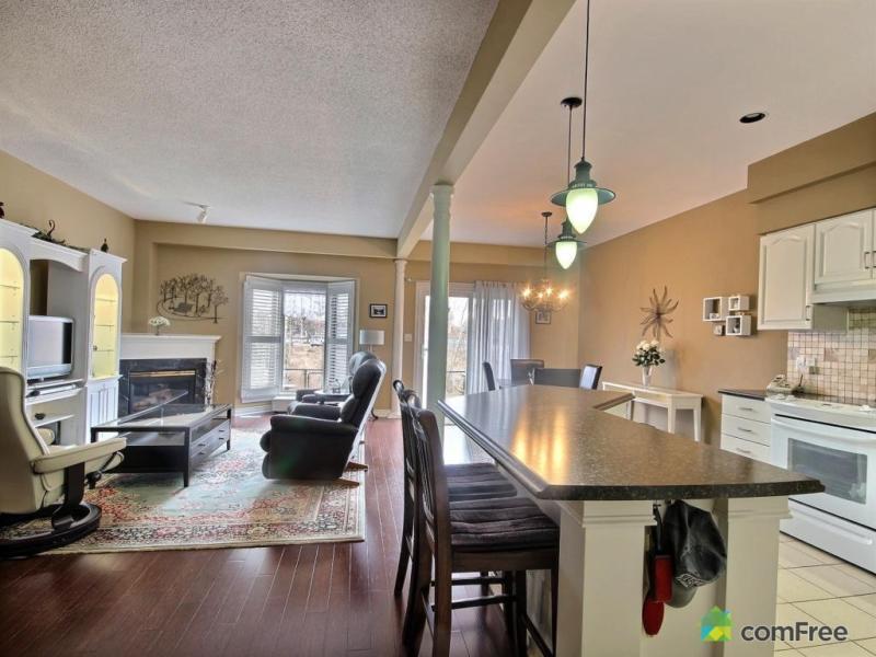 $619,999 - Townhouse for sale in Burlington