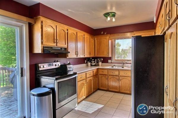 Wonderful place to call home! Bright & Spacious 4 Bed