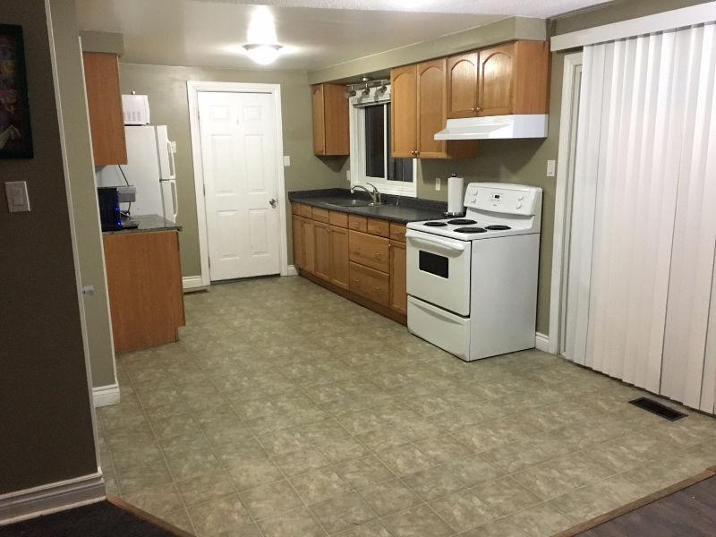 4 rooms for rent close to University, 715 Scottsdale Drive Watch