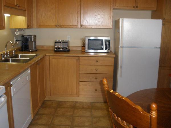 Furnished 4 bdrm townhouse 151 Clairfields Dr.E. Util. incl