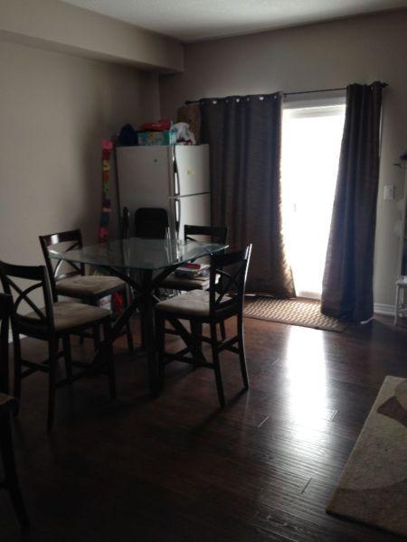 Rooms For Rent. Walking distance from Lakehead Orillia