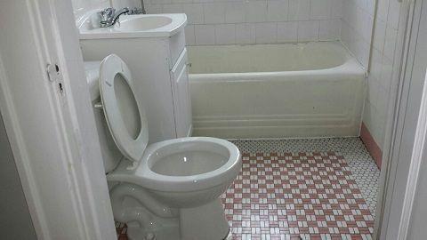 STUDENTS only Room in low rise building $495