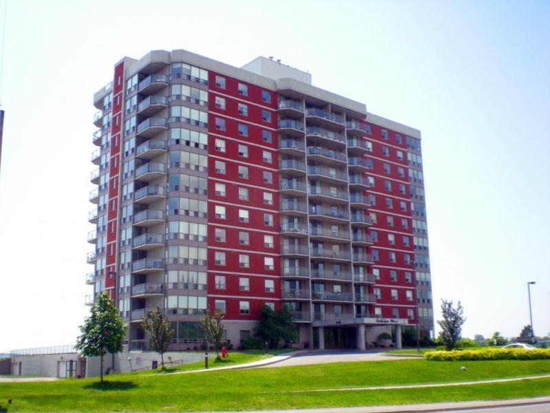 Richardson Wharf - 1066 King St W - West End Water Front -1Bdrm