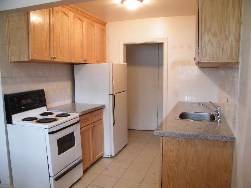 Large 1 bdrm with new kitchen @ Baseline/Merivale Rd