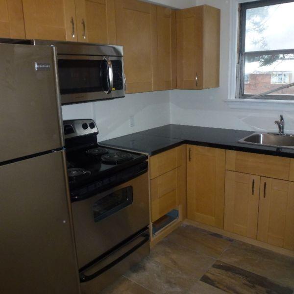 2 Bedroom Apt. - NEWLY RENOVATED/ SOUTHSIDE!