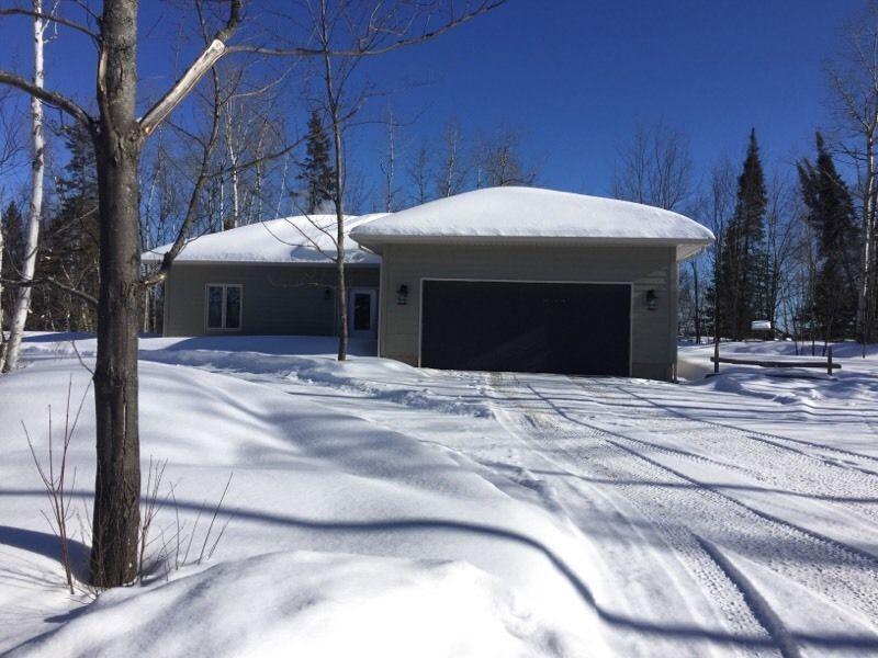 Centennial Cres 1 Yr Home on 10 Acres, Retirement Home