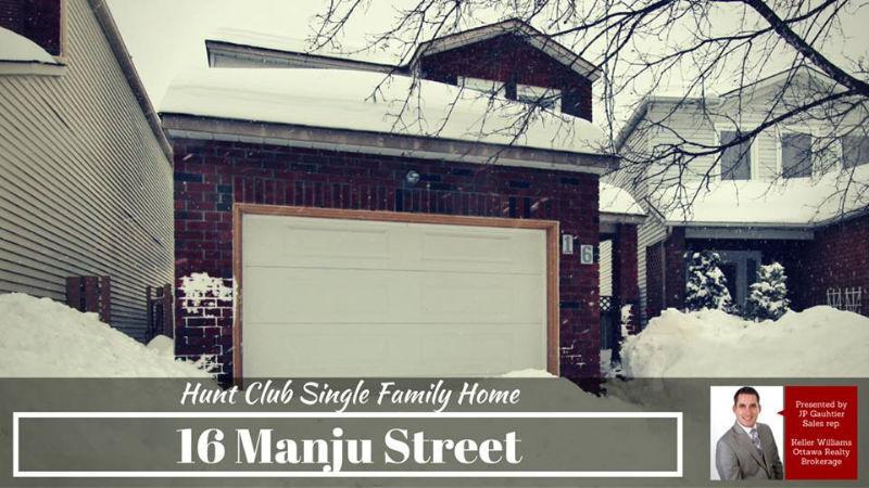 Single Family Home in Hunt Club East