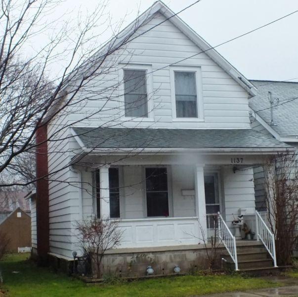 Quick Possession - Remodeled Kitchen - Hdwd Floors - Only $167k