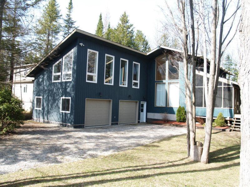 Stylish Contemporary Home or Cottage - McIntee Sauble Beach