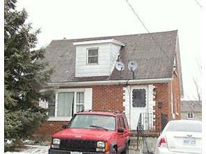 Single House with 3bdrm 2brm, Open house 1-4pm Mar 28