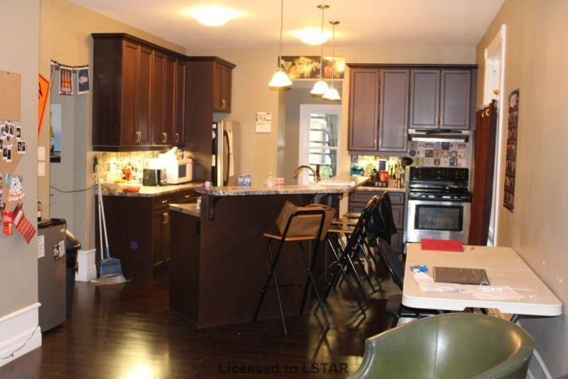 FANSHAWE/UWO: LUXURY DT LIVING IN 5 BDRM HOUSE ALL IN - MAY 1!