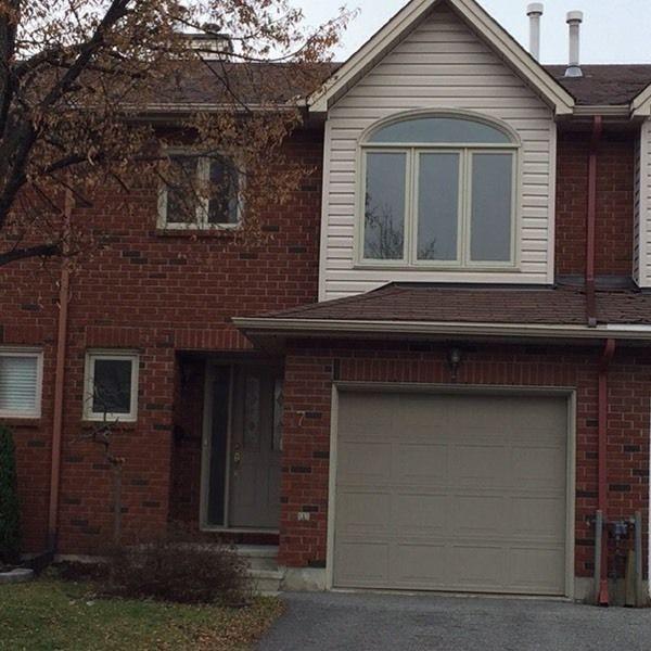Kanata town home for rent in Bridlewood June 1st