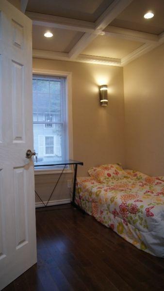 Ensuite Bathroom. Walk to Queen's. Furnished. May 1st