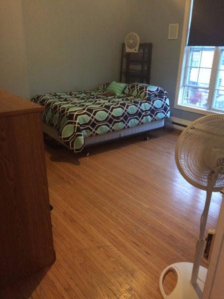 FURNISHED ROOM AVAILABLE: Summer Sublet (May to August)