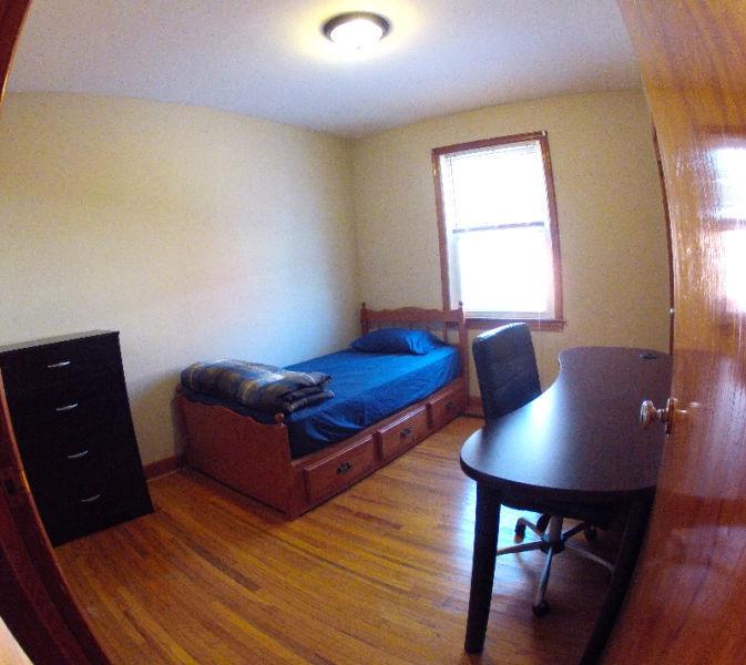 Room for rent $500/mth includes Utilities/Wifi/Laundry