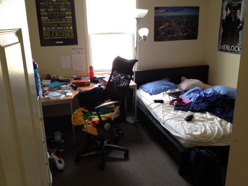 ROOM RENTAL AVAILABLE MAY 1ST! Queen's Campus!