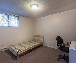 2 rooms available for rent for 2016 - 2017 UW and Laurier