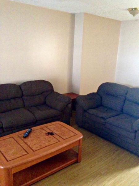 FANSHAWE: SINGLE BEDROOM LEASE SEP 1 ALL IN W/WIFI+CABLE :) $400