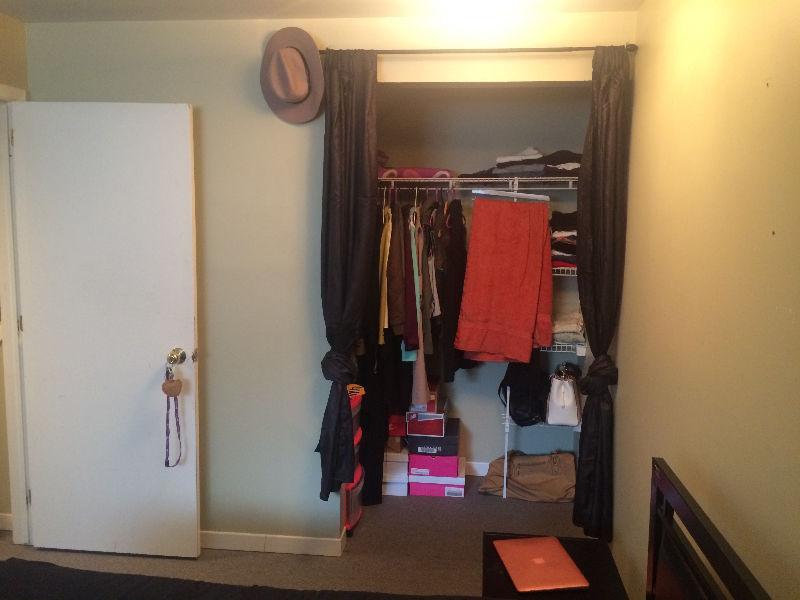 ROOM FOR SUBLET RIGHT ON CAMPUS/BEHIND MEDSYD HALL