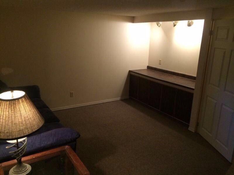 Furnished Room for rent close to Algonquin