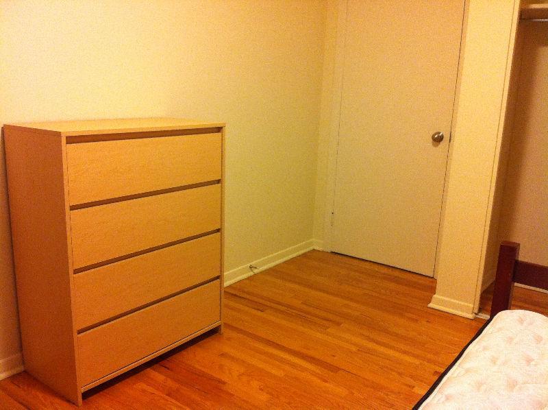 Room for rent, bus station, Bayshore mall, All incl. AVA MAY 1st