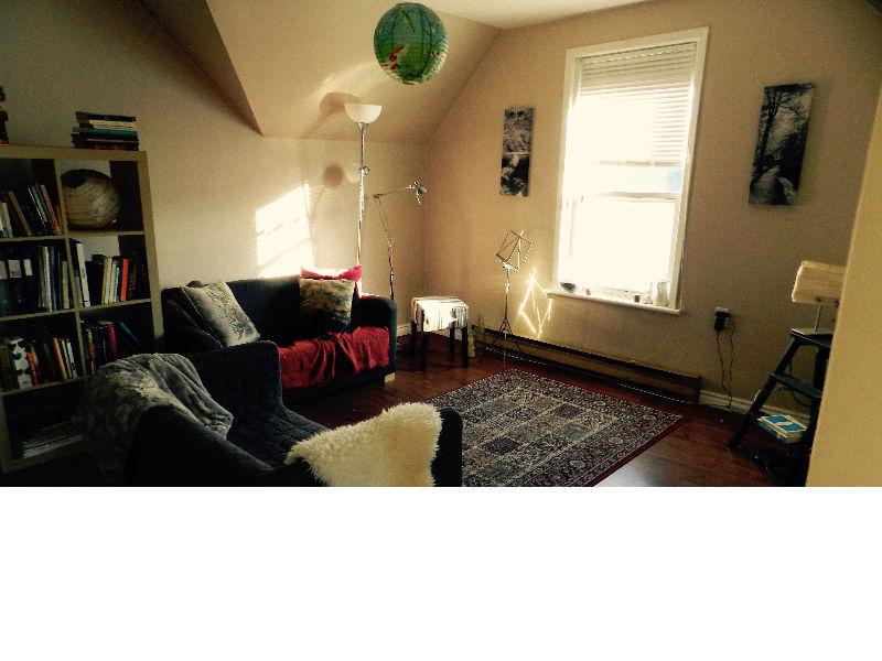 Cozy Attic Apartment for Rent May 1