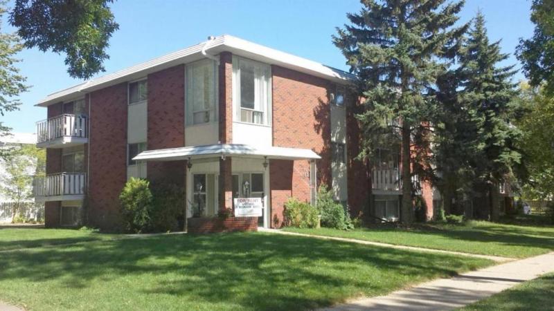 Lakeshore Rd and Appleby Line: 5166 and 5170 Lakeshore Road, 1BR