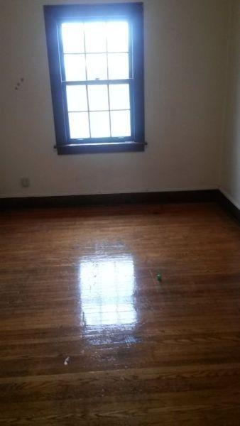 1 bedtoom apartment on second floor in Niagara Falls