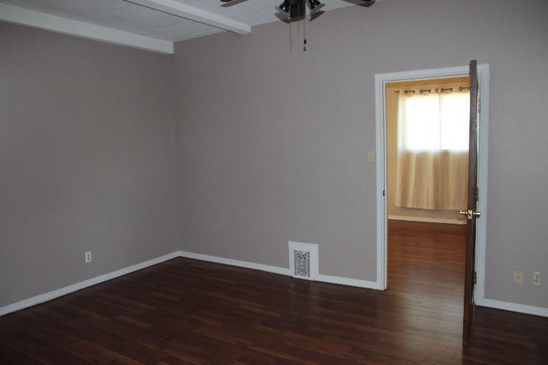 Spacious 1 bedroom apartment near downtown PA