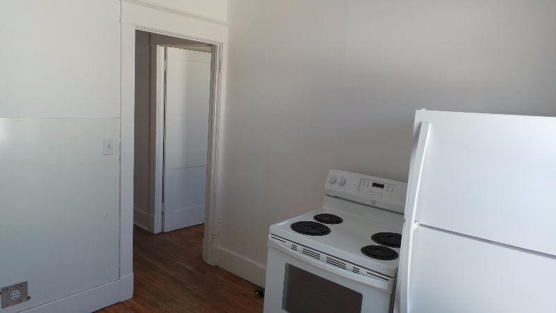 Freshly painted 1 bedroom (Kirkland Lake)