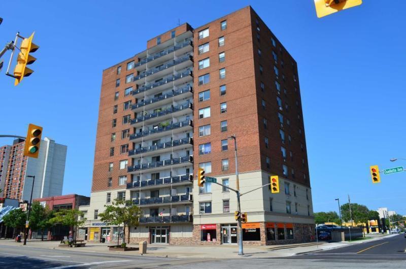 All Inclusive One Bedroom Apartment - Downtown - Ouellette Ave
