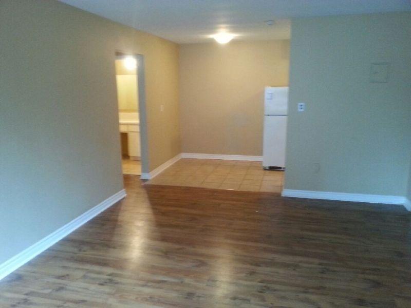 One bedroom Apt, all inclusive, close to U of W