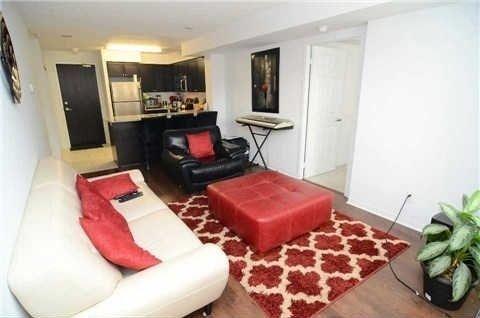 2 Bedrooms Luxury Condo for Rent in Richmond Hill