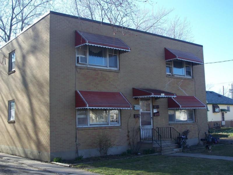 INCLUSIVE Large 2 bedroom available in 4-plex at 141 Sutton St