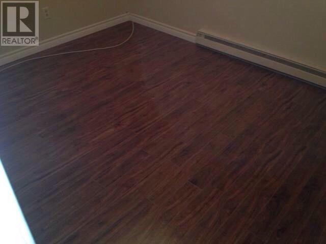 Looking for roommate