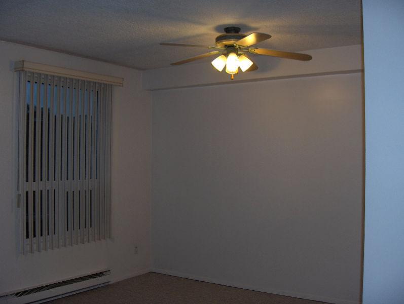 2 Bdrm Apt-May 1-Spacious/Clean/Bright. Heat&Hydro Incl