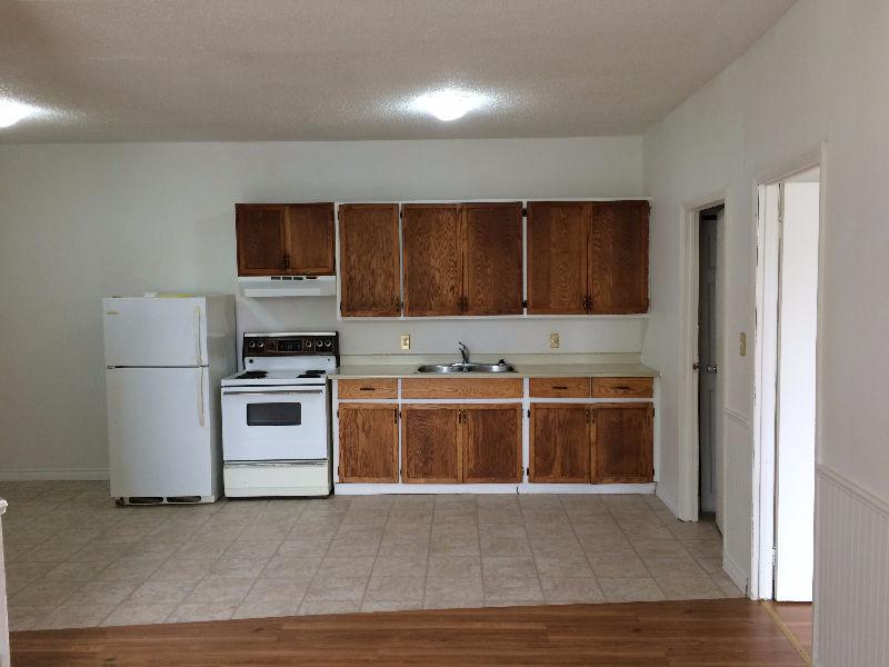 Clean 2 bed May 1st fresh paint located Garson