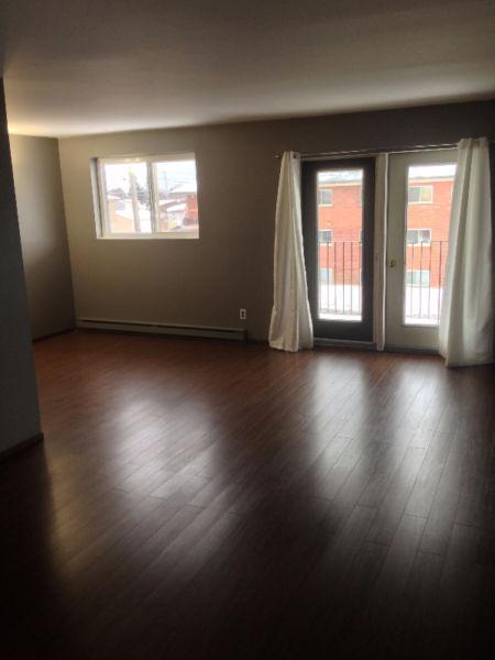 2br apartment in Westfort, $895 + Hydro - Available Now!