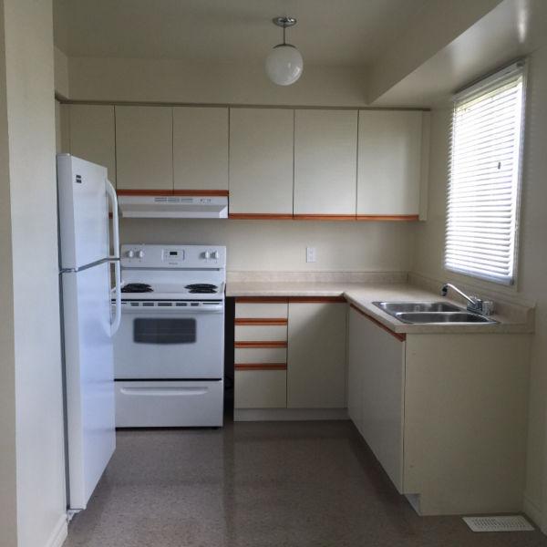 2 BEDROOM TOWNHOUSE FOR RENT